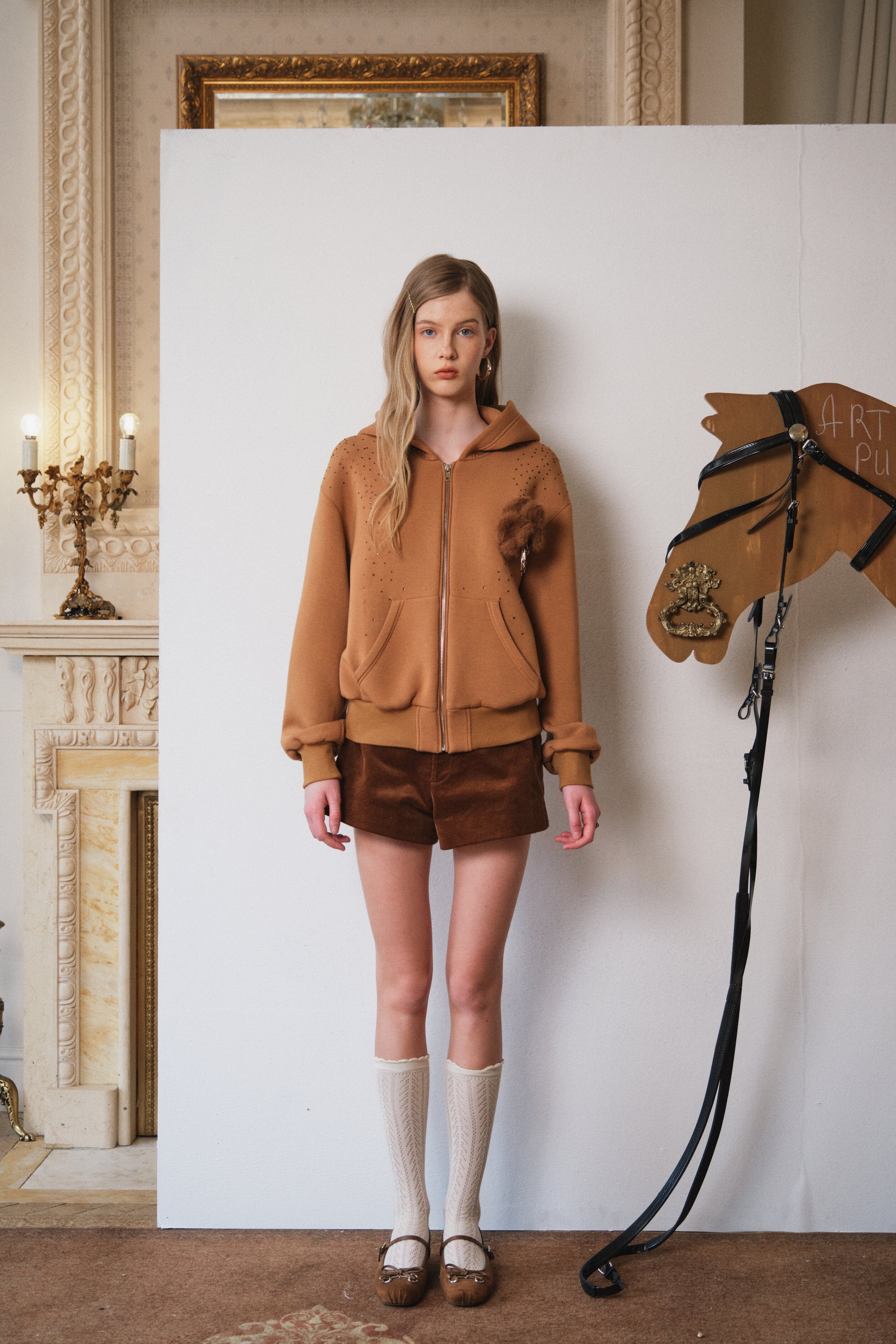 Brown Rhinestone Fleece-Brooch Sweatshirt