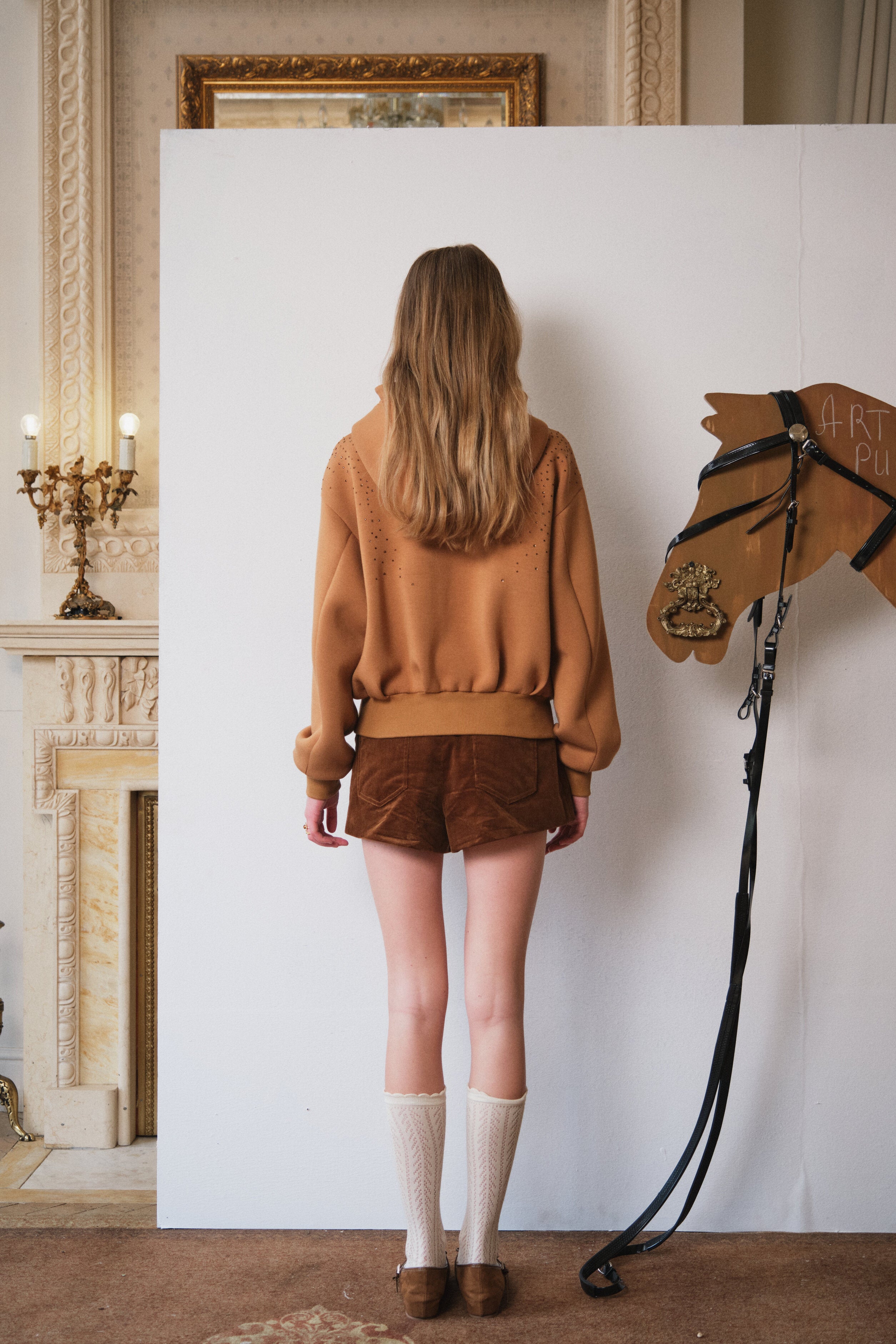 Brown Rhinestone Fleece-Brooch Sweatshirt